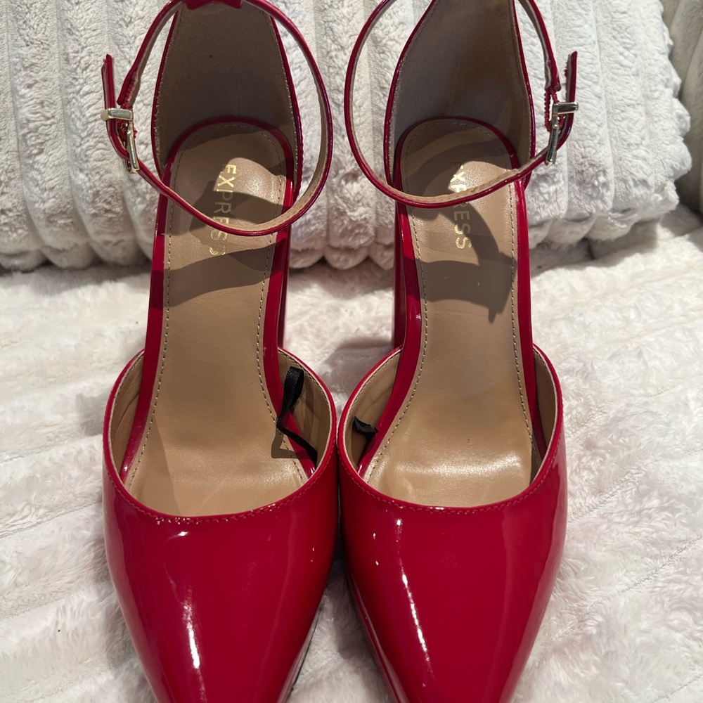 Express Women's Vibrant Red Heels